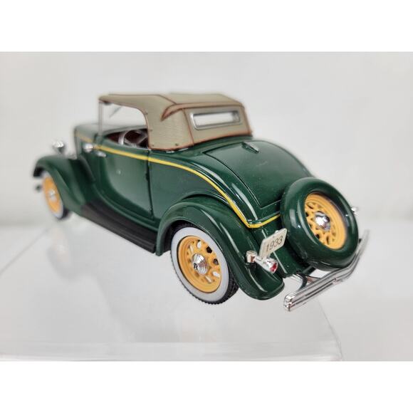 National Motor Museum Mint ARKO 1933 Ford Deluxe Roadster Dark Green Scale 1:32 - Picture 3 of 7